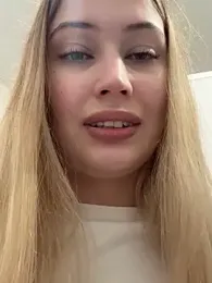 blonde_exe webcam model stream image