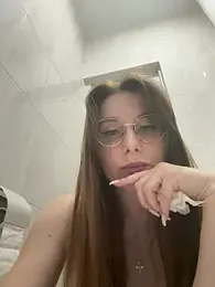 FReyja_44 webcam stripchat model stream image