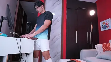 wild_col_ webcam model stream image