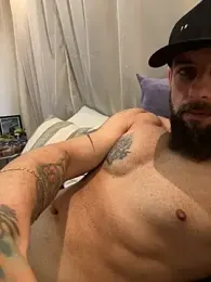 DaleCerbasi webcam model stream image