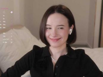 MissEssie webcam bongacams model stream image