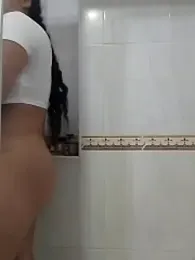 amomentofpassion_1 webcam model stream image