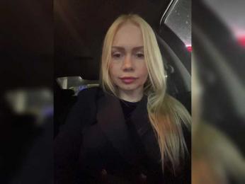 MirandaNow webcam model stream image