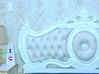 Tianah Glow webcam model stream image