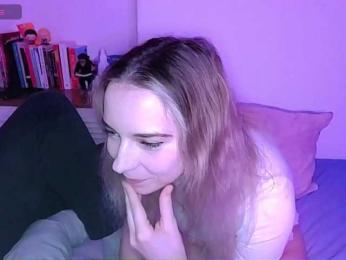 Almondmilka webcam bongacams model stream image