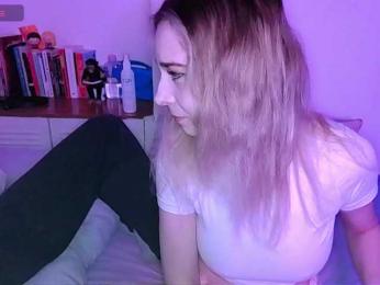 Almondmilka webcam bongacams model stream image