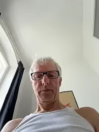 SexyLeon8 webcam model stream image