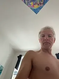 SexyLeon8 webcam model stream image