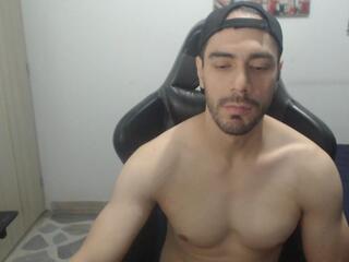 Jusstin I webcam model stream image