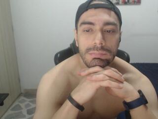 Jusstin I webcam model stream image