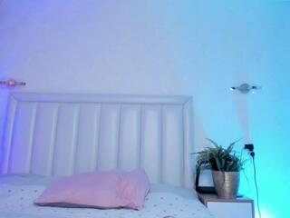 Shaya Asian webcam model stream image