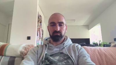 v1c70r1985 webcam cam4 model stream image