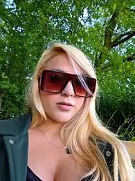 SilvyDiamond webcam model stream image