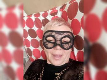 qwerty1975-1 webcam bongacams model stream image