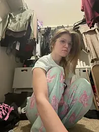 Riley_ray69 webcam model stream image