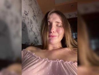 PeachGirl webcam model stream image