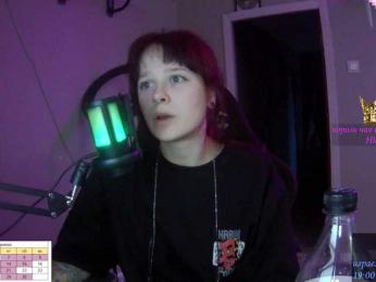 stillHer webcam model stream image