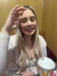 CherryAuroraa webcam model stream image