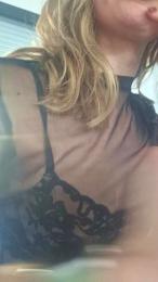 Secretairenue webcam model stream image