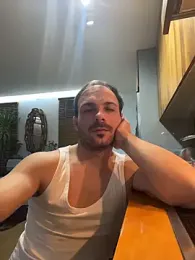 Adventurehotman webcam model stream image