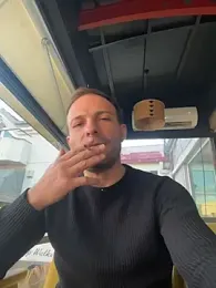 Adventurehotman webcam model stream image