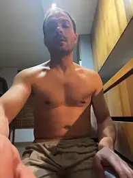 Adventurehotman webcam model stream image