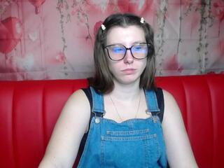 Liliana Shine webcam model stream image