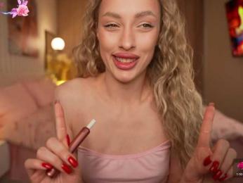 MilaLuxury webcam bongacams model stream image