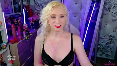 Madame_Blonde webcam stripchat model stream image