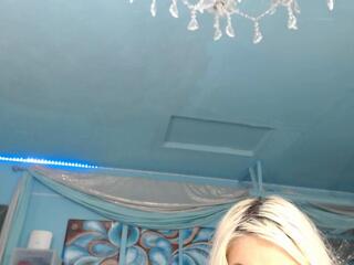 Adrianna Fox webcam model stream image