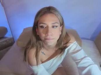 evy_lux_v webcam model stream image