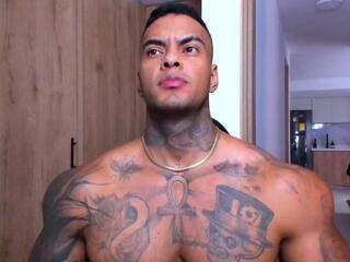 Darius Ions webcam flirt4free model stream image