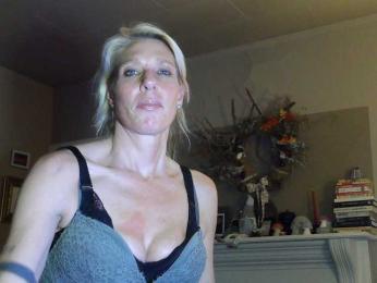 mylfGlama webcam bongacams model stream image