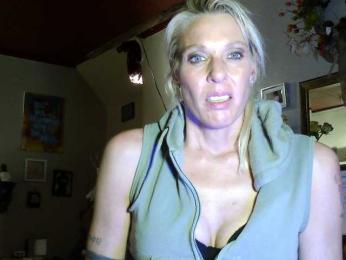 mylfGlama webcam model stream image