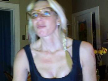 mylfGlama webcam model stream image