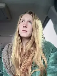 GoldenFlameGoddess webcam model stream image