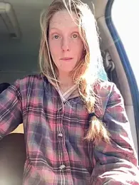 GoldenFlameGoddess webcam model stream image