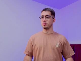 Tommas Johnson webcam model stream image