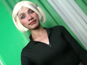 familystroke_twinny8 webcam model stream image
