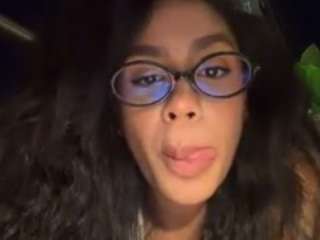 kendallk webcam model stream image