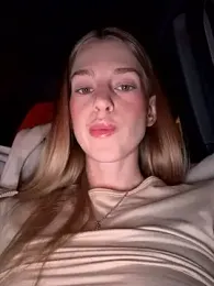 kira_mia webcam model stream image