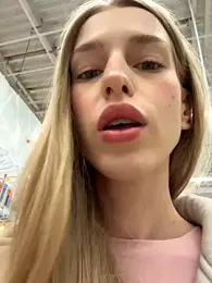 kira_mia webcam model stream image