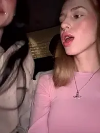 kira_mia webcam model stream image