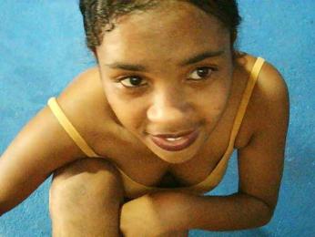 TriciaBella webcam model stream image