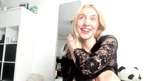 KenzieDawton webcam stripchat model stream image