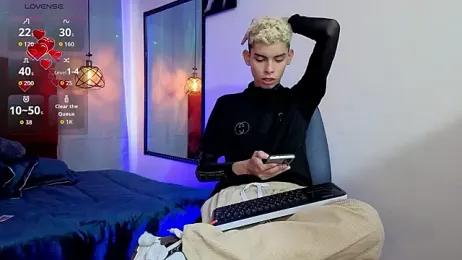 sky_jules webcam model stream image