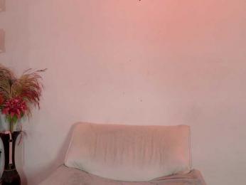 mila-n-max webcam model stream image