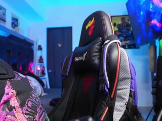 Logan Hugh webcam model stream image