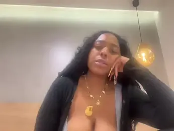 ChocolateCakeQueen webcam model stream image