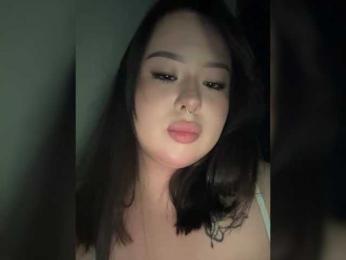 CateLong webcam model stream image